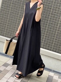 新品未使用☆イエナ　コットンリヨセルVネックワンピース　ベージュ　ノースリーブ 新品未使用☆イエナ コットンリヨセルVネックワンピース