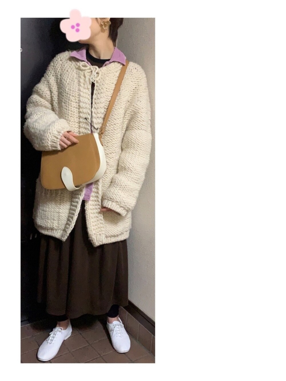 「春色、ピンク、ニット、カーディガン、ワンピース、レイヤードスタイル、コーデュロイ、シャツ、白スニーカー、レギンス」｜「nest Robeのアイテム（カーディガン/ボレロ、ホワイト系）」を使った、ハルさん（レディース・158cm）の春コーディネートの1枚目の写真
