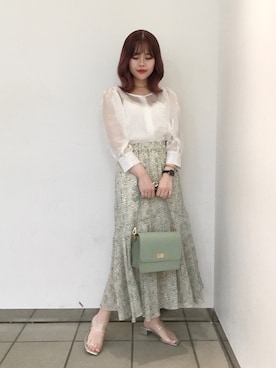 「Heather（ヘザー）のシアーラメパフソデブラウス（トップス、ホワイト系）」を使った、ホナミさん（レディース・154cm）の夏コーディネート