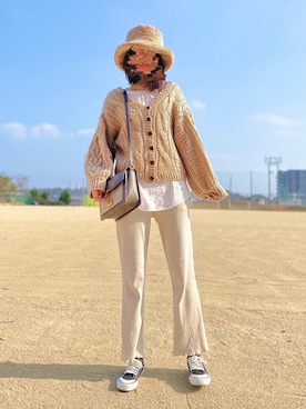 「消えそうな色コーデ」｜「アイテム（帽子）」を使った、みー🌷さん（レディース・165cm）の冬コーディネート
