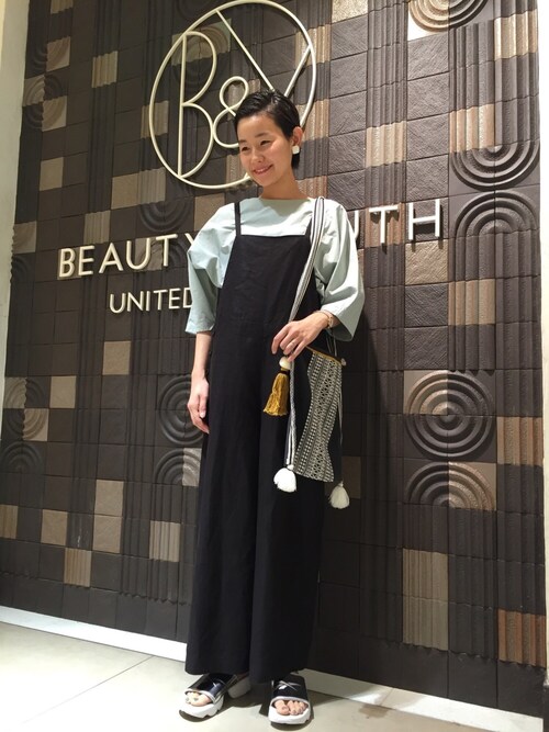 Mikiko Uda ビューティ ユース ユナイテッドアローズ 岡山店 Beauty Youth United Arrowsのサロペット オーバーオールを使ったコーディネート Wear