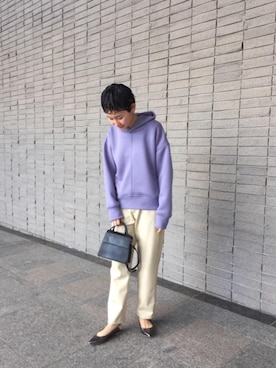 「BEAUTY&YOUTH UNITED ARROWS（ビューティーアンドユースユナイテッドアローズ）の＜BEVERLY＞レザーメタリックフラットシューズ（ドレスシューズ、グレー系）」を使った、Mikiko Udaさん（レディース・161cm）の冬コーディネート