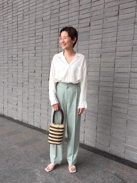 「BEAUTY&YOUTH UNITED ARROWS（ビューティーアンドユースユナイテッドアローズ）のBY キュプラオープンカラーシャツ（シャツ/ブラウス、ホワイト系）」を使った、Mikiko Udaさん（レディース・161cm）の春コーディネート