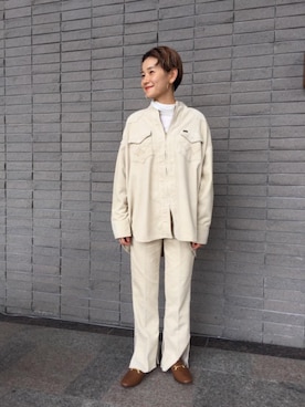 「CAMINANDO（カミナンド）の【別注】＜CAMINANDO＞∴スクエアトゥレザービットローファー -2WAY-（ローファー、ベージュ系）」を使った、Mikiko Udaさん（レディース・161cm）の秋コーディネート