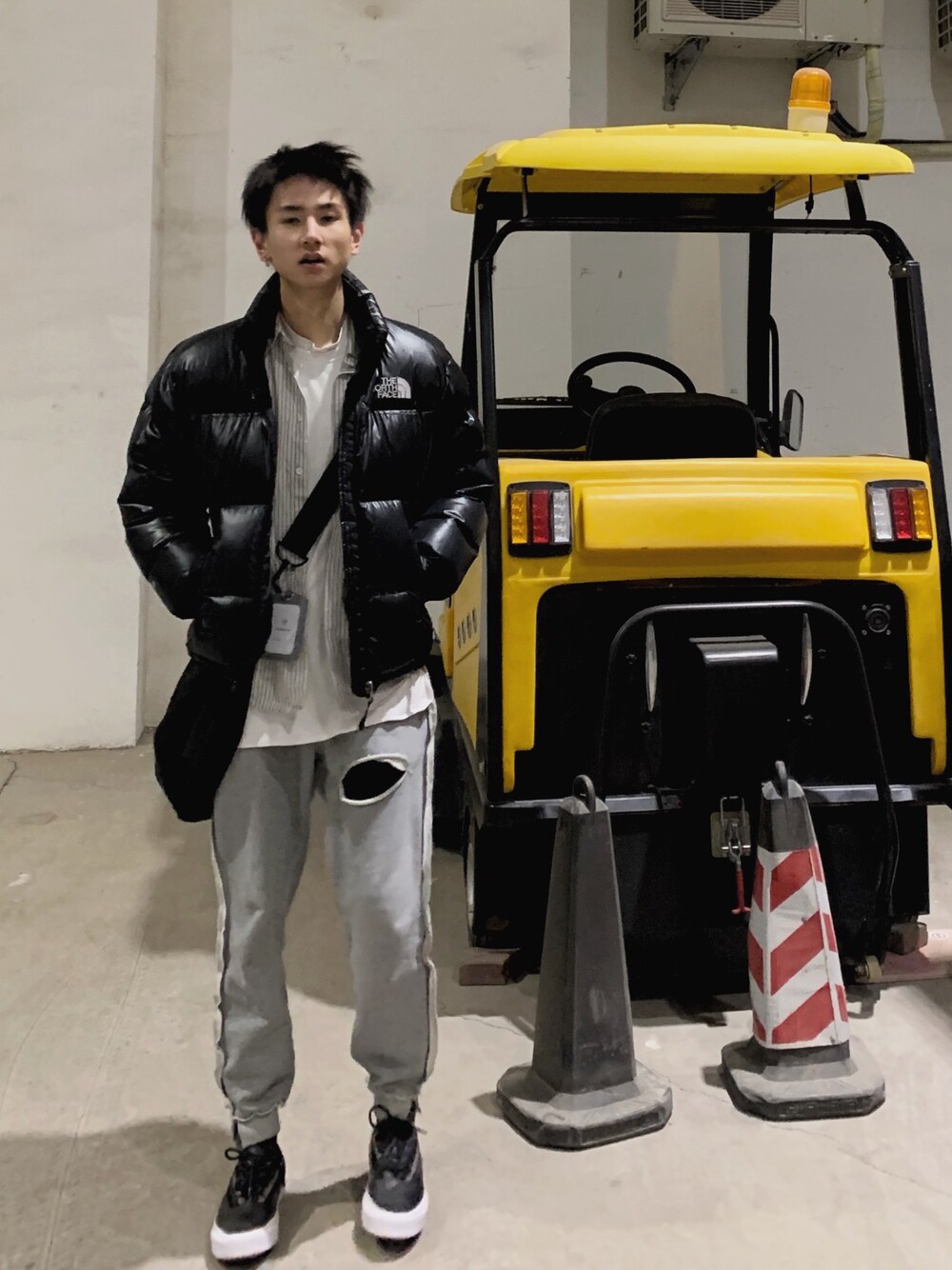 「THE NORTH FACEのアイテム（ダウンジャケット/コート、ブラック系）」を使った、呛味PlayBoyさん（メンズ・176cm）の冬コーディネートの1枚目の写真