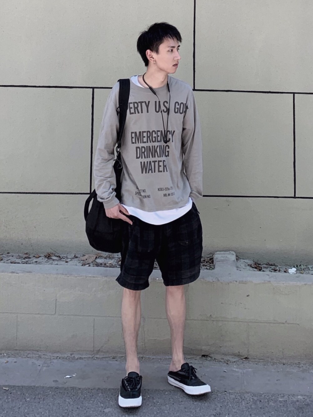 「N.HOOLYWOODのアイテム（Tシャツ/カットソー、グリーン系）」を使った、呛味PlayBoyさん（メンズ・176cm）の秋コーディネートの1枚目の写真