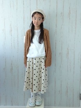「部屋撮り」｜「アイテム（ハンチング/ベレー帽）」を使った、erimomoさん（キッズ・132cm）の春コーディネート