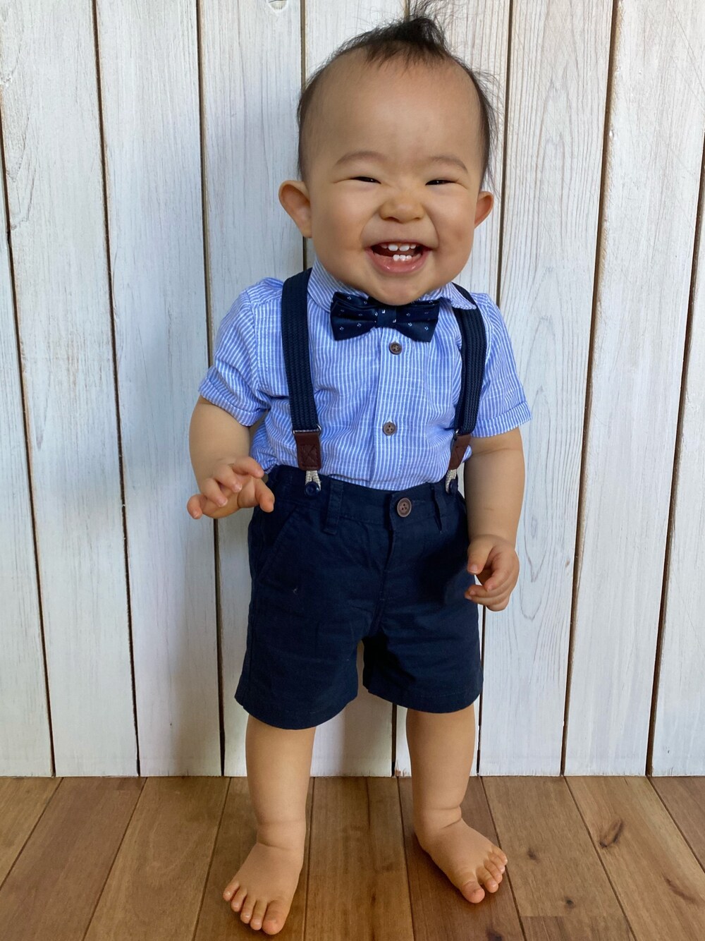 「nextのアイテム（スーツパンツ、ブルー系）」を使った、YUAKENさん（キッズ・80cm）の冬コーディネートの1枚目の写真