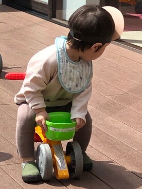 「アイテム（スタイ/よだれかけ、グリーン系）」を使った、ちゃん。さん（キッズ・90cm）の夏コーディネート