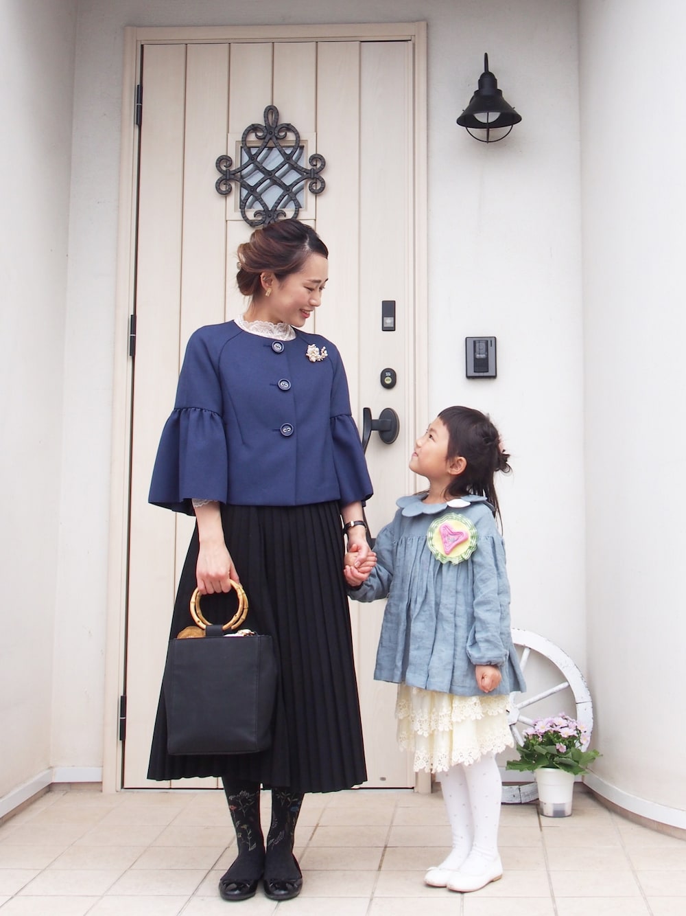 「平成最後のWEARISTAセンバツ、卒園式、ママコーデ」｜「LANVIN en Bleuのボリュームスリーブジャケット（ノーカラージャケット、ブルー系）」を使った、きゃのさん（レディース・155cm）の春コーディネートの1枚目の写真