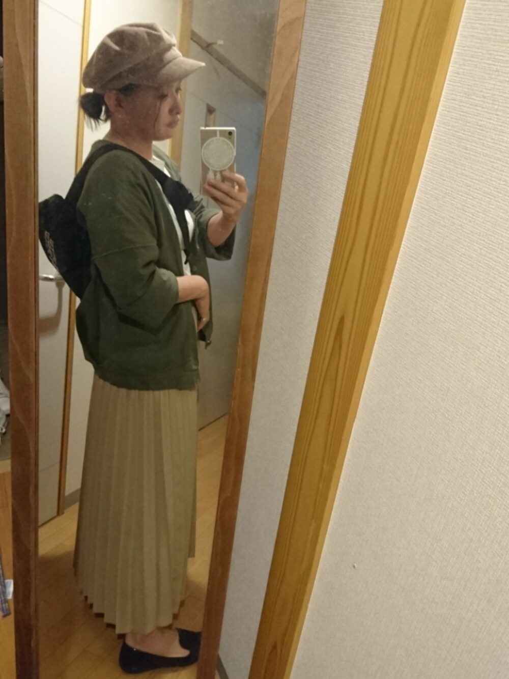 「大人カジュアル、秋スタイル」｜「URBAN RESEARCH DOORSのアイテム（キャスケット、ベージュ系）」を使った、あきさん（レディース・150cm）の秋コーディネートの1枚目の写真