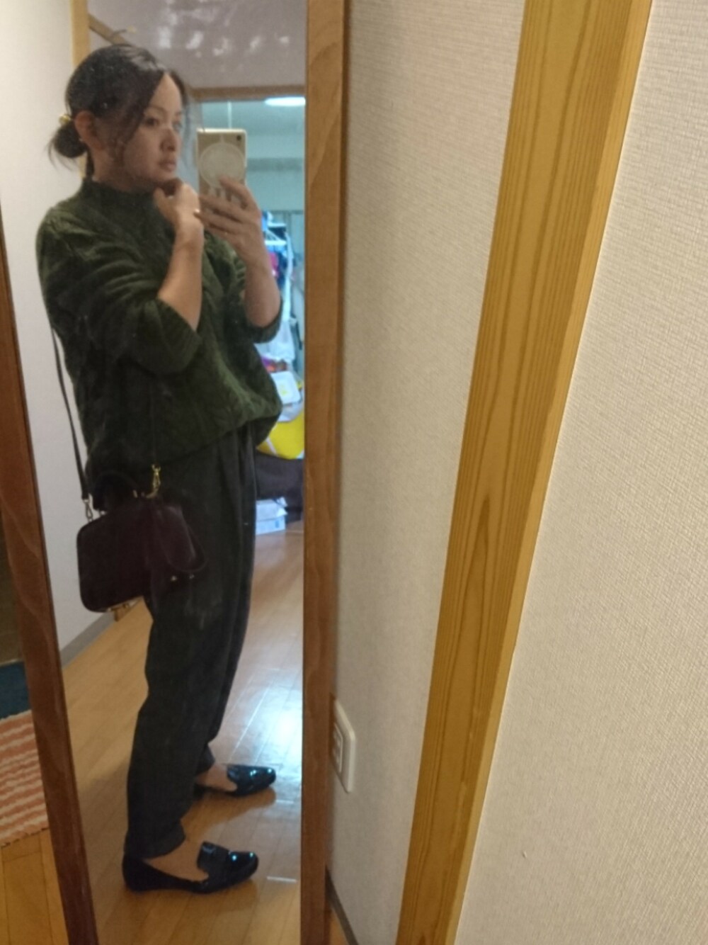 「アーバン リサーチ ドアーズ(URBAN RESEARCH DOORS)」｜「URBAN RESEARCH DOORSのアイテム（ニット/セーター、グリーン系）」を使った、あきさん（レディース・150cm）の秋コーディネートの1枚目の写真