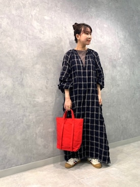 「アイテム（トートバッグ、レッド系）」を使った、ozaさん（レディース・155cm）の秋コーディネート