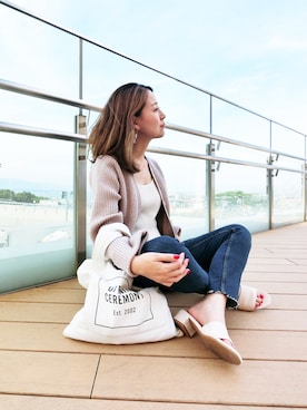 「Ungrid（アングリッド）のインディゴフレイドヘムストスリ（デニムパンツ）」を使った、NICOさん（レディース・158cm）の春コーディネート