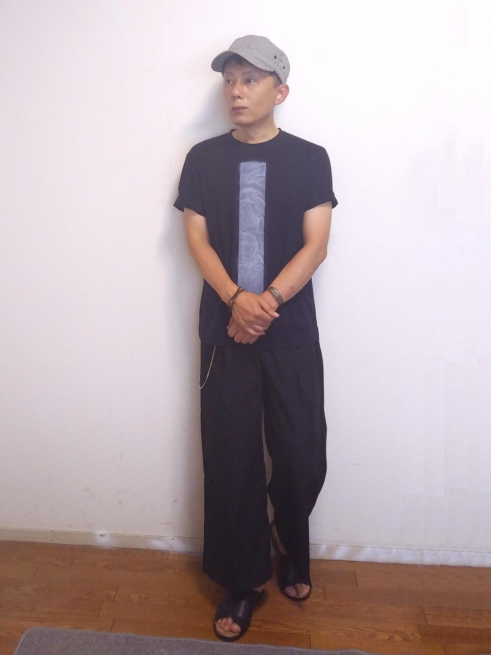 「シンプル、夏、Tシャツ、黒、休日スタイル、プチプラ、きれいめカジュアル、ootd、低身長、オトナカジュアル」｜「GUのマーセライズドクルーネックTシャツ（Tシャツ/カットソー、ブルー系）」を使った、nunuhomme【アラフィフ】さん（メンズ・166cm）の夏コーディネートの1枚目の写真