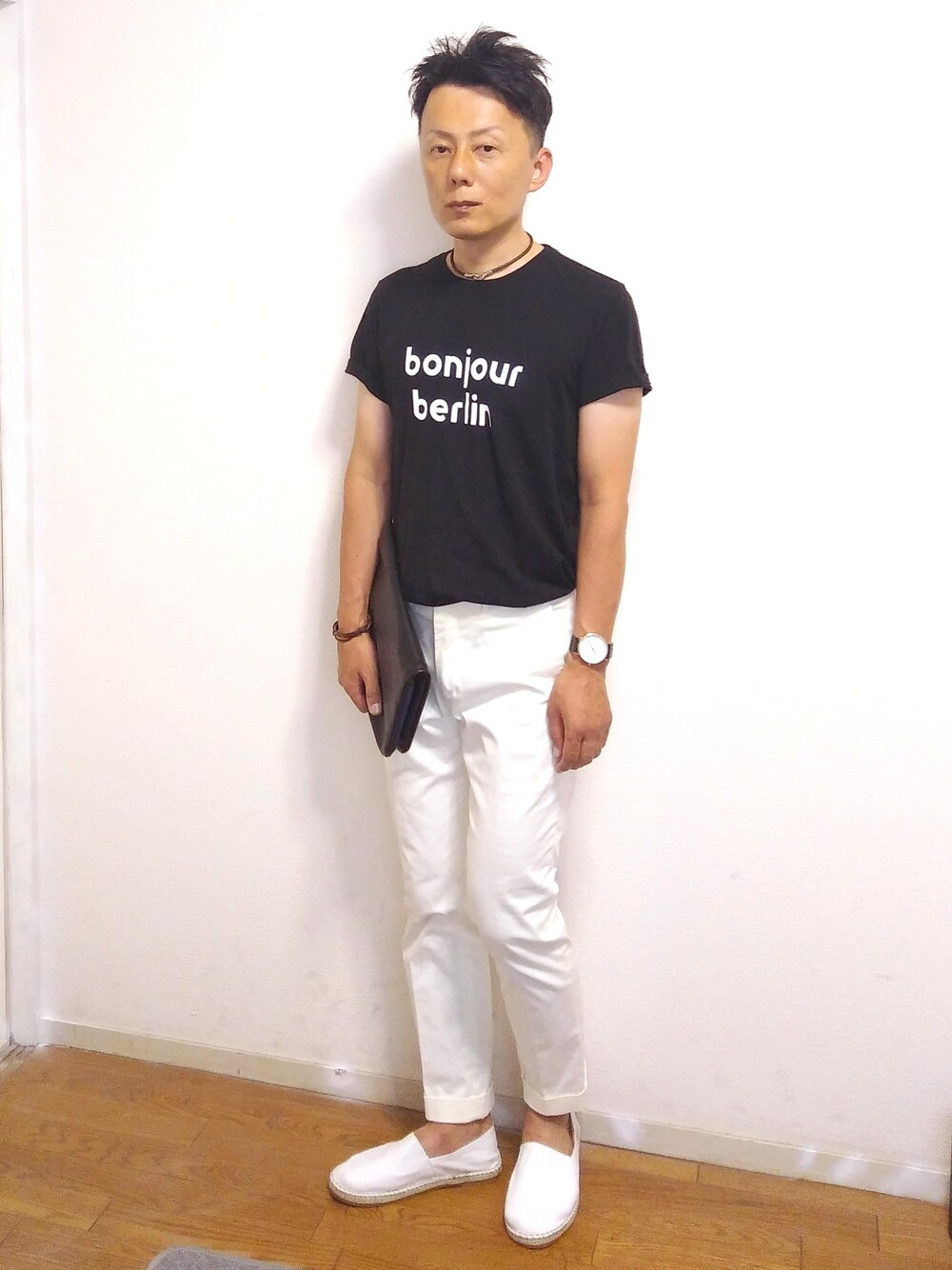 「カジュアル、シンプル、Tシャツ、黒、モノトーン、プチプラ、ootd、夏コーデ、低身長、オトナカジュアル」｜「H&Mのアイテム（Tシャツ/カットソー、ブラック系）」を使った、nunuhomme【アラフィフ】さん（メンズ・166cm）の夏コーディネートの1枚目の写真