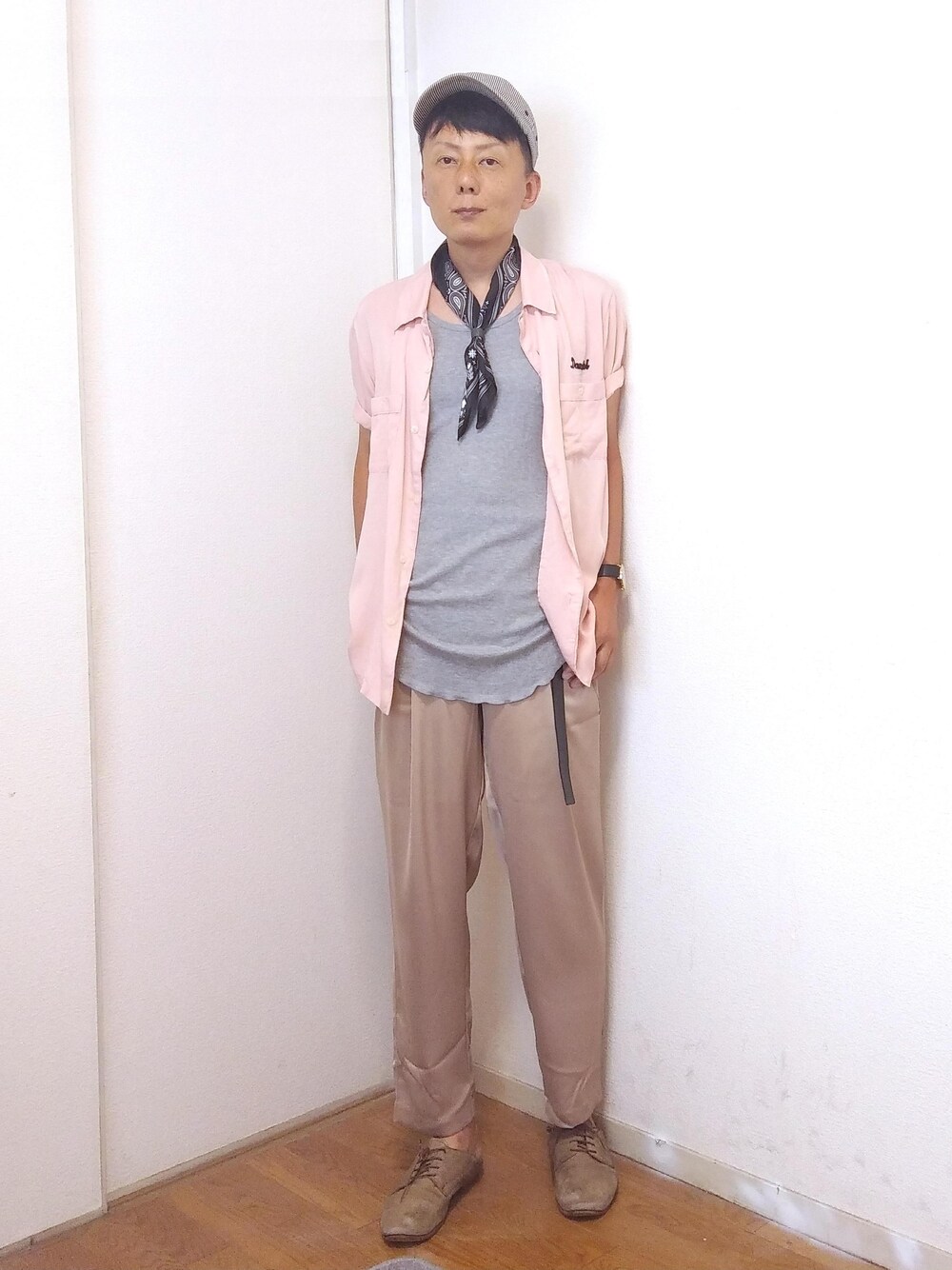 「カジュアル、夏、休日スタイル、プチプラ、ootd、シャツスタイル、低身長、ゆるコーデ、オトナカジュアル、夏のワントーンコーデ」｜「SPINNSのボウリングシャツ（シャツ/ブラウス、ピンク系）」を使った、nunuhomme【アラフィフ】さん（メンズ・166cm）の夏コーディネートの1枚目の写真