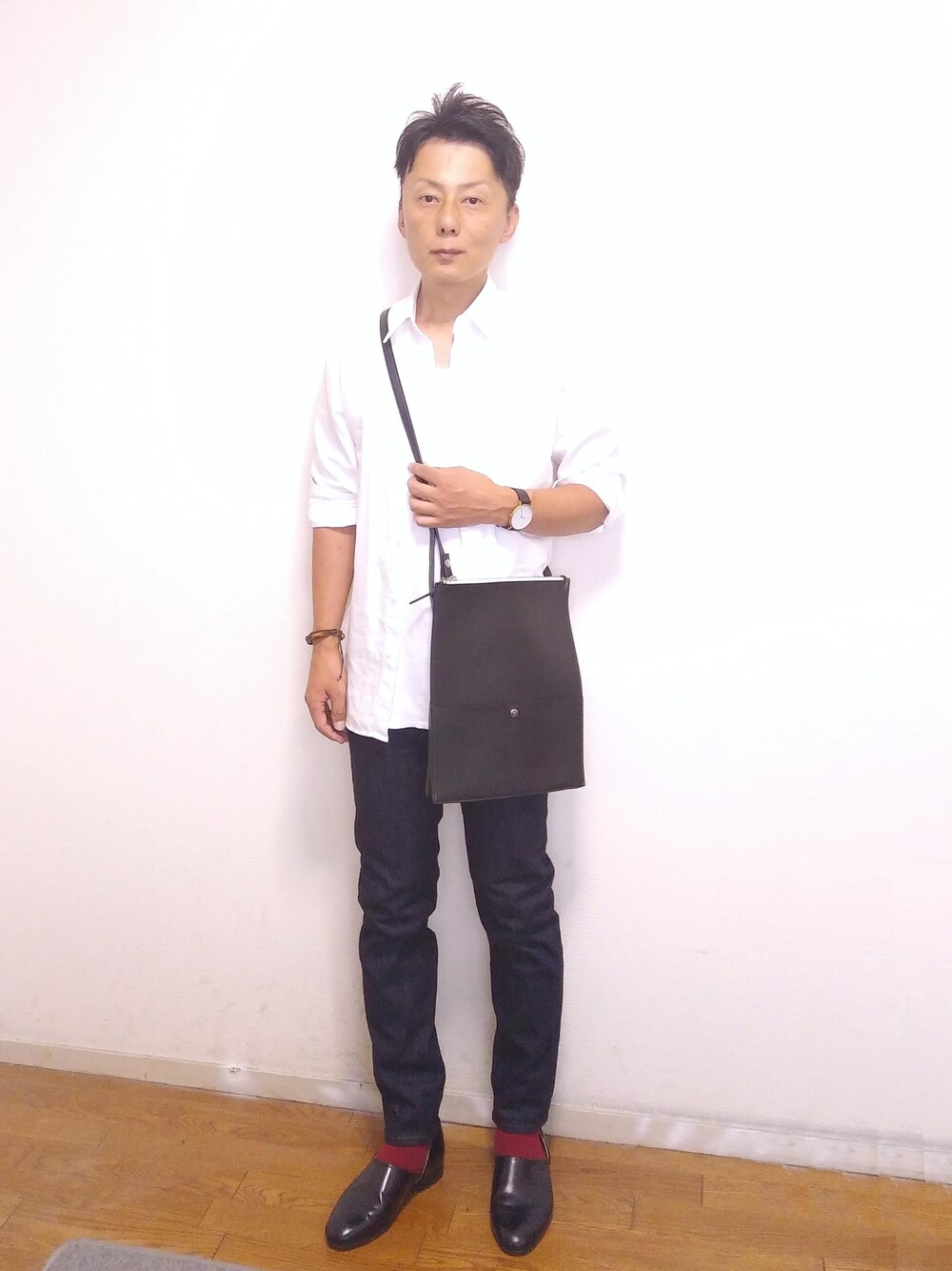 「シンプル、プチプラ、大人コーデ、きれいめカジュアル、ootd、シャツスタイル、低身長、オトナカジュアル、秋コーデ、おしゃれさんと繋がりたい」｜「GUのワッフルロングタンクトップ（タンクトップ、ホワイト系）」を使った、nunuhomme【アラフィフ】さん（メンズ・166cm）の秋コーディネートの1枚目の写真
