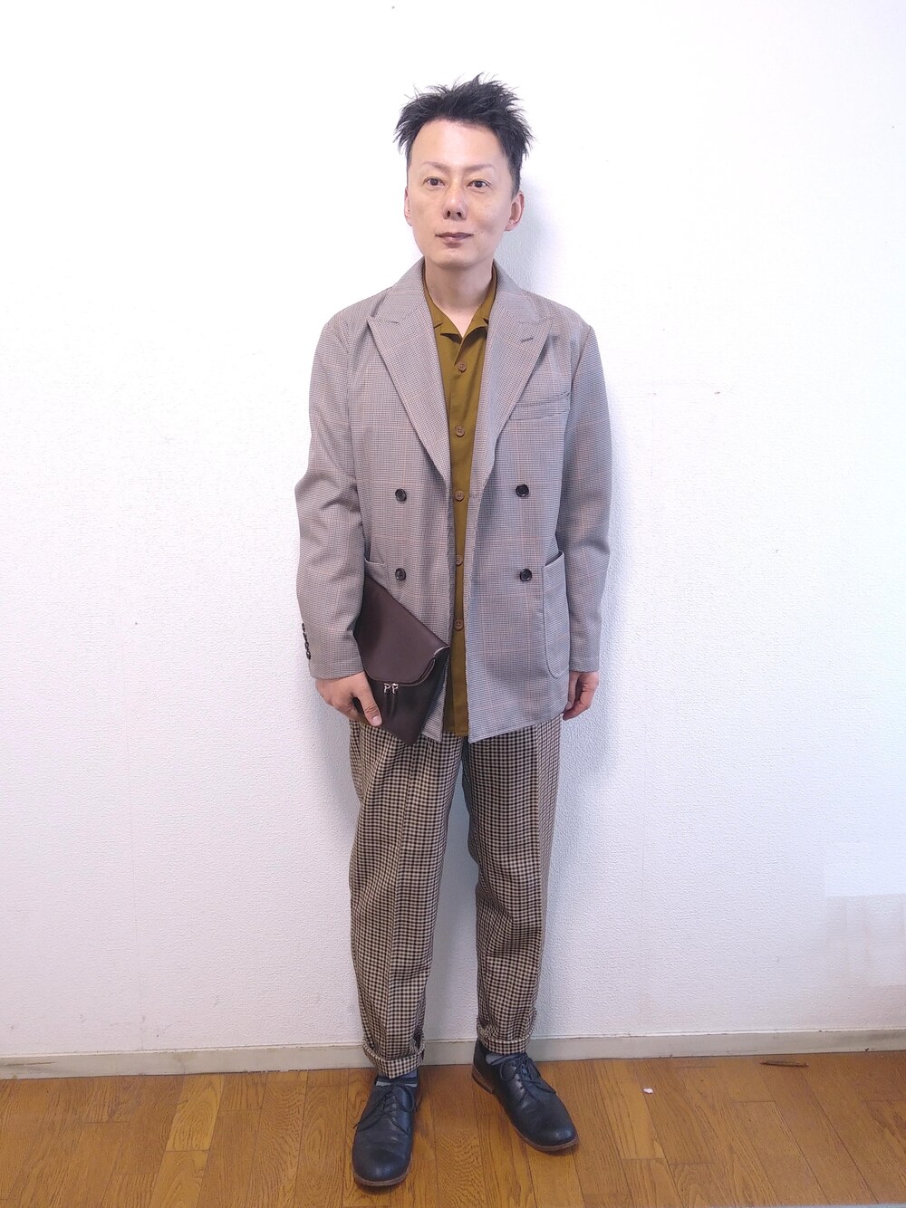 「大人カジュアル、休日スタイル、プチプラ、きれいめカジュアル、春、ootd、春コーデ、低身長、アラフィフ、おしゃれさんと繋がりたい」｜「UNIQLOのオープンカラーシャツ（シャツ/ブラウス、ブラウン系）」を使った、nunuhomme【アラフィフ】さん（メンズ・166cm）の春コーディネートの1枚目の写真