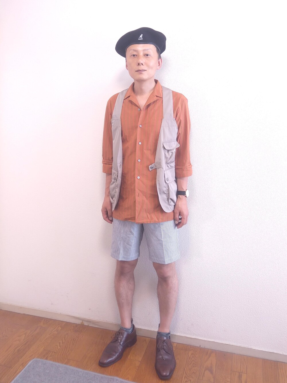 「大人カジュアル、休日スタイル、プチプラ、ootd、シャツスタイル、春夏コーデ、低身長、フィッシングベスト、アラフィフ、おしゃれさんと繋がりたい」｜「Uniqlo Uのオープンカラーシャツ（シャツ/ブラウス、ブラウン系）」を使った、nunuhomme【アラフィフ】さん（メンズ・166cm）の春コーディネートの1枚目の写真