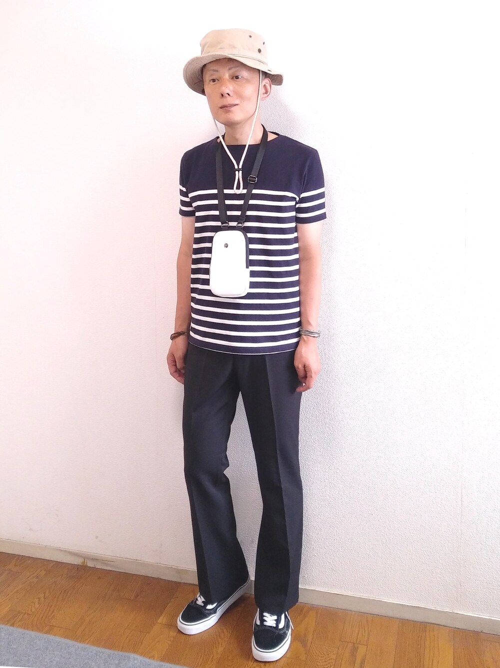 「プチプラ、マリン、ootd、バスクシャツ、夏コーデ、低身長、サファリハット、アラフィフ、VANS OLDSKOOL、夏のボーダーフェス」｜「EDIFICEのアイテム（Tシャツ/カットソー、ブルー系）」を使った、nunuhomme【アラフィフ】さん（メンズ・166cm）の夏コーディネートの1枚目の写真