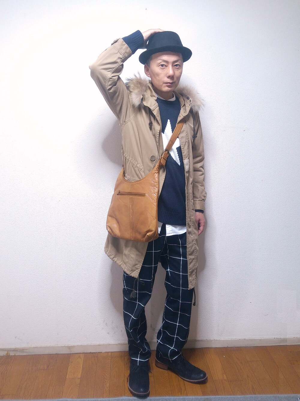 「モッズコート、大人カジュアル、プチプラ、ootd、低身長、アラフィフ、おしゃれさんと繋がりたい、モノトーン+1、冬アウター着回しチャレンジ」｜「CAROLINA GLASERのアイテム（モッズコート、ブラウン系）」を使った、nunuhomme【アラフィフ】さん（メンズ・166cm）の冬コーディネートの1枚目の写真
