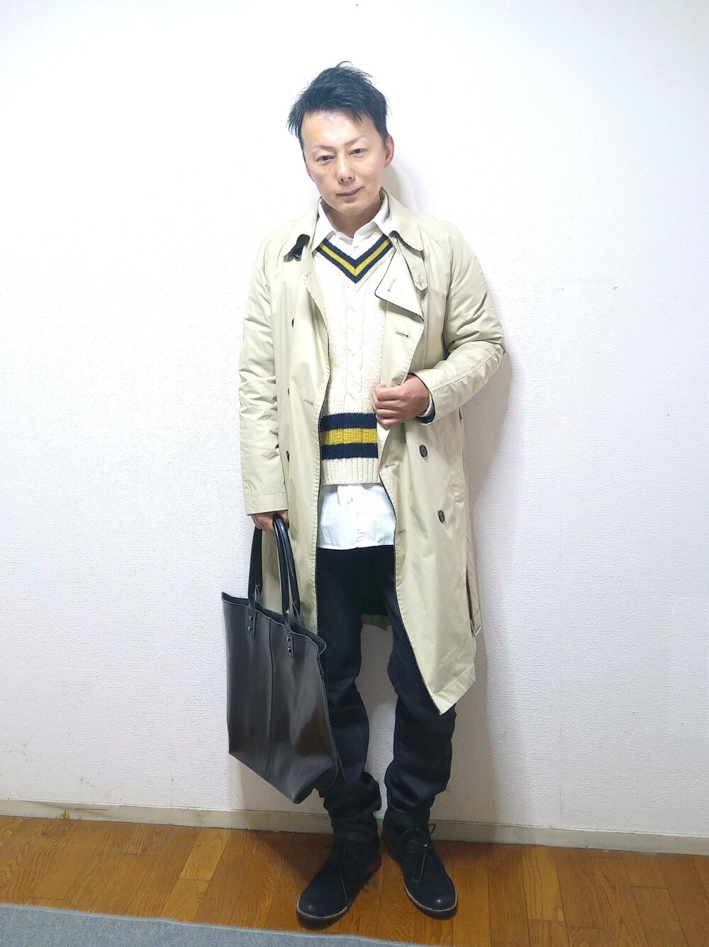 「トレンチコート、レイヤードスタイル、冬、ootd、プチプラコーデ、低身長、チルデンニット、アラフィフ、おしゃれさんと繋がりたい」｜「KNOTTのトレンチコート（トレンチコート、ベージュ系）」を使った、nunuhomme【アラフィフ】さん（メンズ・166cm）の冬コーディネートの1枚目の写真