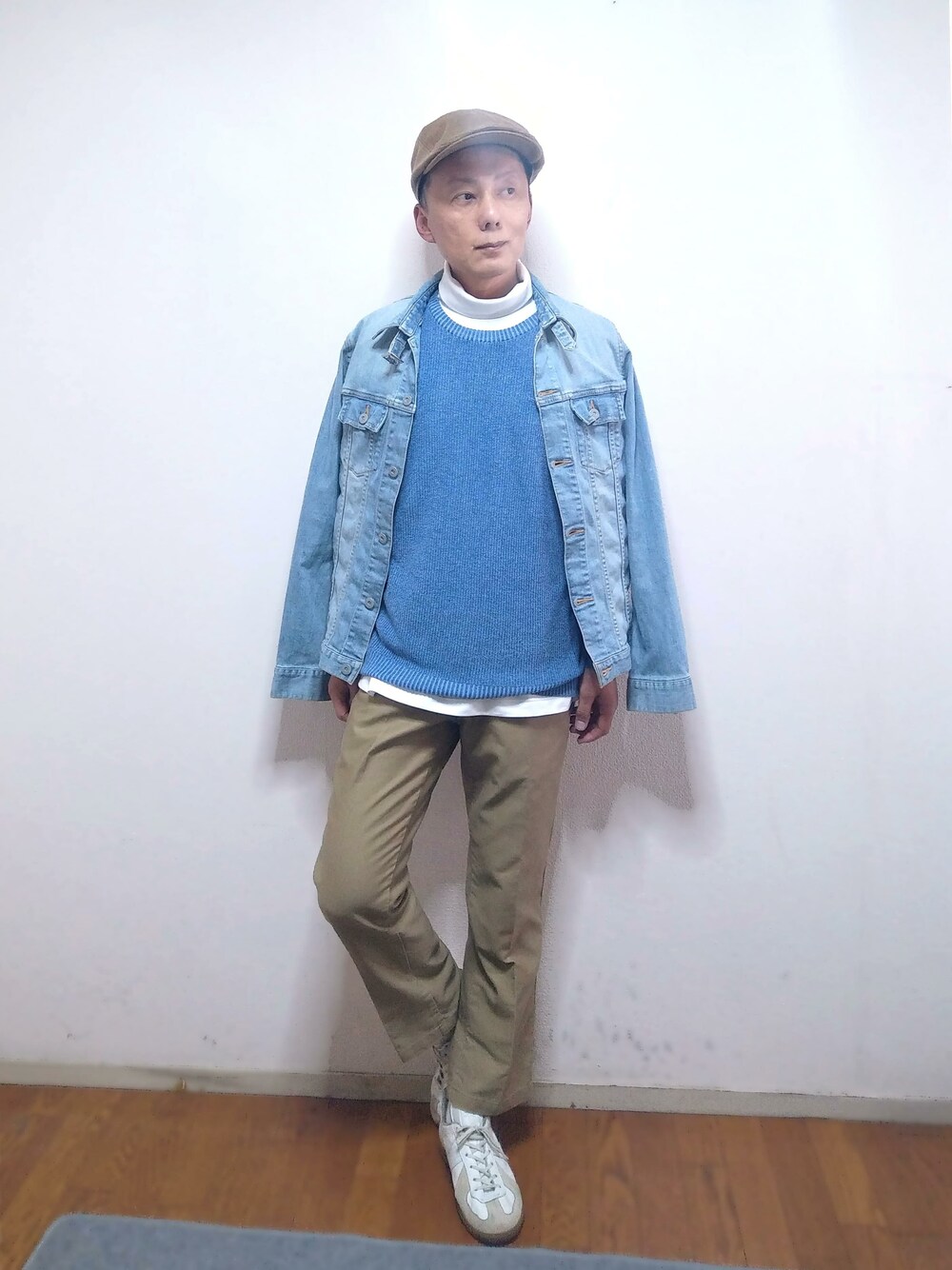 「チノパン、Gジャン、ootd、春ニット、プチプラコーデ、低身長コーデ、アズーロ・エ・マローネ、アラフィフ、おしゃれさんと繋がりたい、パステル映える春」｜「HAREの長袖ニット（ニット/セーター、ブルー系）」を使った、nunuhomme【アラフィフ】さん（メンズ・166cm）の春コーディネートの1枚目の写真