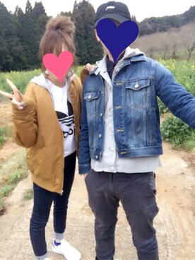 「アイテム（MA-1、ゴールド系）」を使った、yoppiiiさん（レディース・159cm）の春コーディネート