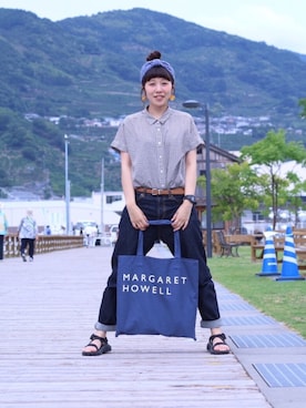 「MARGARET HOWEEL」｜「アイテム（アナログ腕時計）」を使った、ひらこさん（レディース・153cm）の夏コーディネート