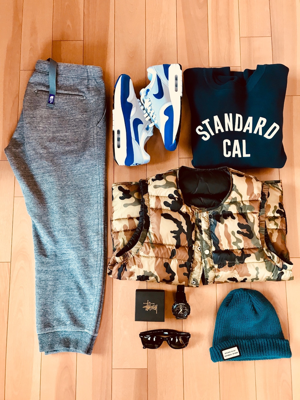 「カジュアルコーデ、NIKE、AIR MAX、AIRMAX1、STANDARD CALIFORNIA、Champion、REVERSE WEAVE、thenorthfacepurplelabel、stussy、stussylivin'」｜「STANDARD CALIFORNIAのchampion × standard california reverseweave crew neck（スウェット、ブルー系）」を使った、#rawsneaker.さん（メンズ・160cm）の秋コーディネートの1枚目の写真