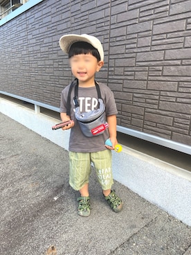 「アイテム（ボディバッグ/ウエストポーチ、シルバー系）」を使った、1KK1-013さん（キッズ・90cm）の夏コーディネート