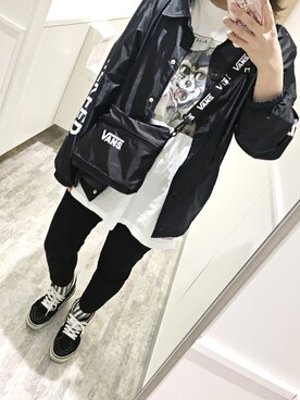 ショルダーバッグを使った Man With A Mission の人気ファッションコーディネート Wear