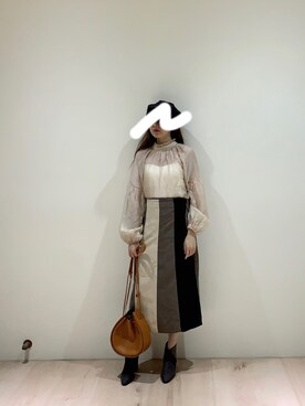 「healer 韓貨のアイテム（シャツ/ブラウス、ベージュ系）」を使った、yululu. leさん（レディース・159cm）の秋コーディネート
