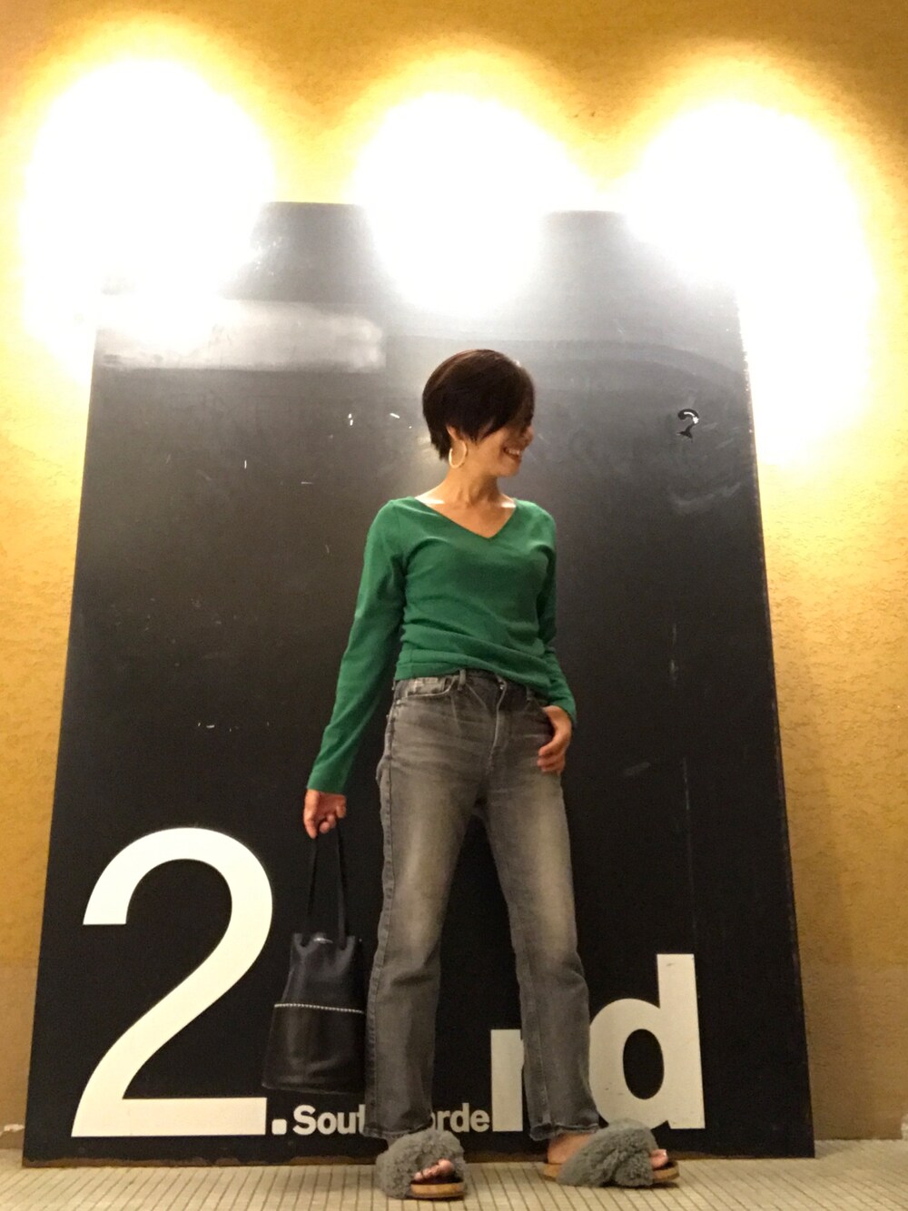 IENA - AURALEE/オーラリー IENA 別注VネックTシャツ AURALEE＊IENA別注Vネックカットソー │ 名古屋PARCO-パルコ-