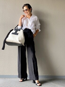 Yoko  Ishibashi使用「VERMEIL par iena（麻調ワイドパンツ◆）」的時尚穿搭