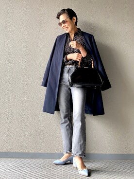 Yoko  Ishibashi使用「ANAYI（ダブルメルトンノーカラ－コート）」的時尚穿搭