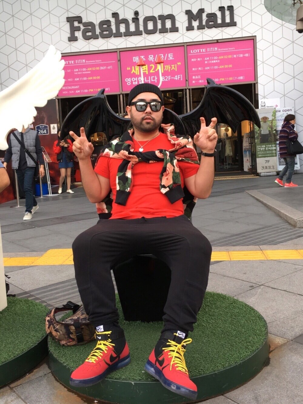 「悪魔コーデ、Mr.Babe、MrBabemagazine、デブでもオシャレ、デブコーデ、デブファッション、デブのコーディネート、デブ活」｜「H&Mのアイテム（パンツ、ブラック系）」を使った、Tomohiro.Yoshi1さん（メンズ・173cm）の冬コーディネートの1枚目の写真