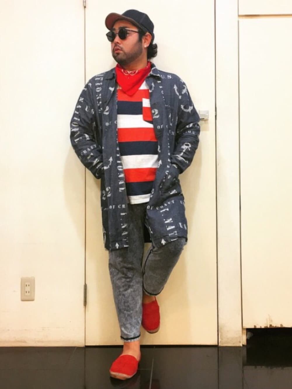 「Mr.Babe、ポチャイリッシュ、ポチャメン、デブでもオシャレ、夏、ロングシャツ、髭野郎コーデ、美ぽちゃ、カジュアル、トリコロール」｜「vintage elのアイテム（その他アウター、その他）」を使った、Tomohiro.Yoshi1さん（メンズ・173cm）の春コーディネートの1枚目の写真