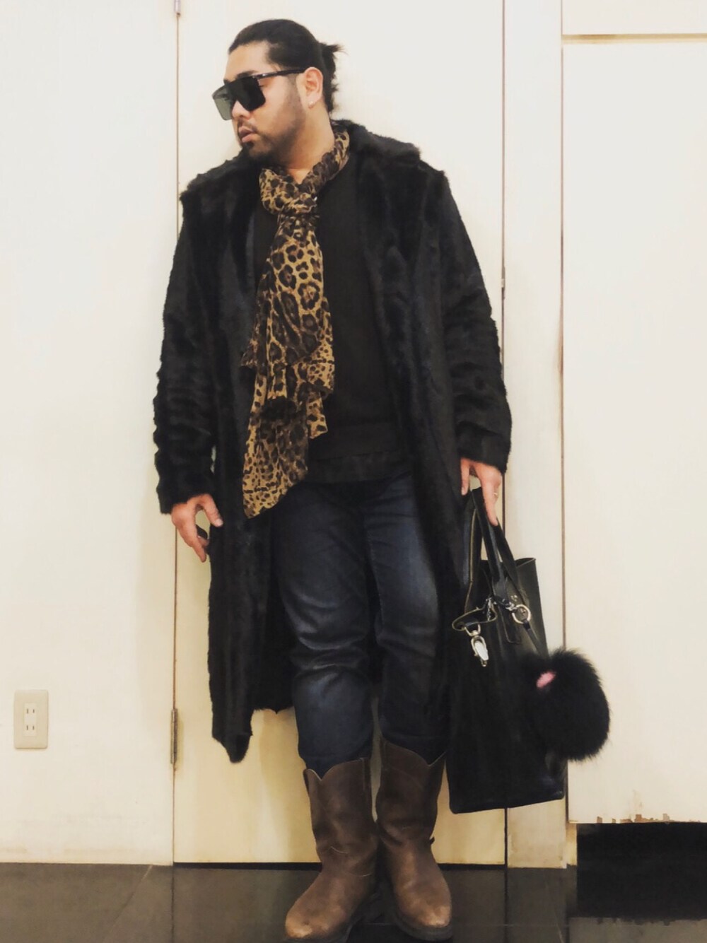 「デブでもオシャレ、Mr.Babe、ポチャイリッシュ、ポチャメン、美ぽちゃ、髭野郎コーデ、冬コーデ、プチプラ」｜「ZARA MANのアイテム（サングラス、ブラック系）」を使った、Tomohiro.Yoshi1さん（メンズ・173cm）の冬コーディネートの1枚目の写真