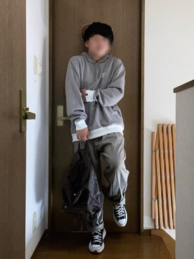 「Graphpaper（グラフペーパー）のアイテム（パーカー）」を使った、KARUBIさん（メンズ・166cm）の秋コーディネート