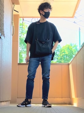 「PRADA（プラダ）のPrada - ファスナー ショルダーバッグ - men - ナイロン - ワンサイズ（ショルダーバッグ）」を使った、けろちゃんさん（メンズ・179cm）の春コーディネート