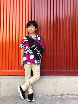 「N°21（ヌメロ ヴェントゥーノ）のアイテム（バッグ）」を使った、Mさん（キッズ・120cm）の秋コーディネート