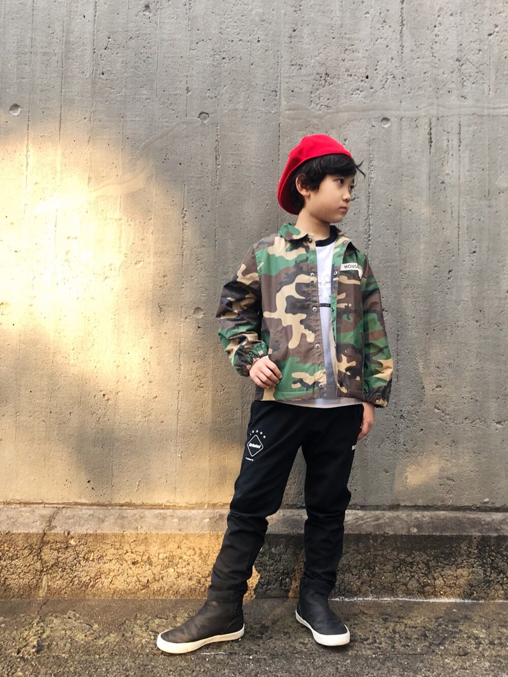 「やっぱりストリートが好き、秋コーデ、カモフラ、ブリストル、FCRB、KANGOL、kids、男の子、ストリート、小学生」｜「IN THE HOUSEのキッズ 【KIDS】 ライン コーチ ジャケット LINE COACH JACKET ith-0026（その他アウター、その他）」を使った、Mさん（キッズ・120cm）の秋コーディネートの1枚目の写真