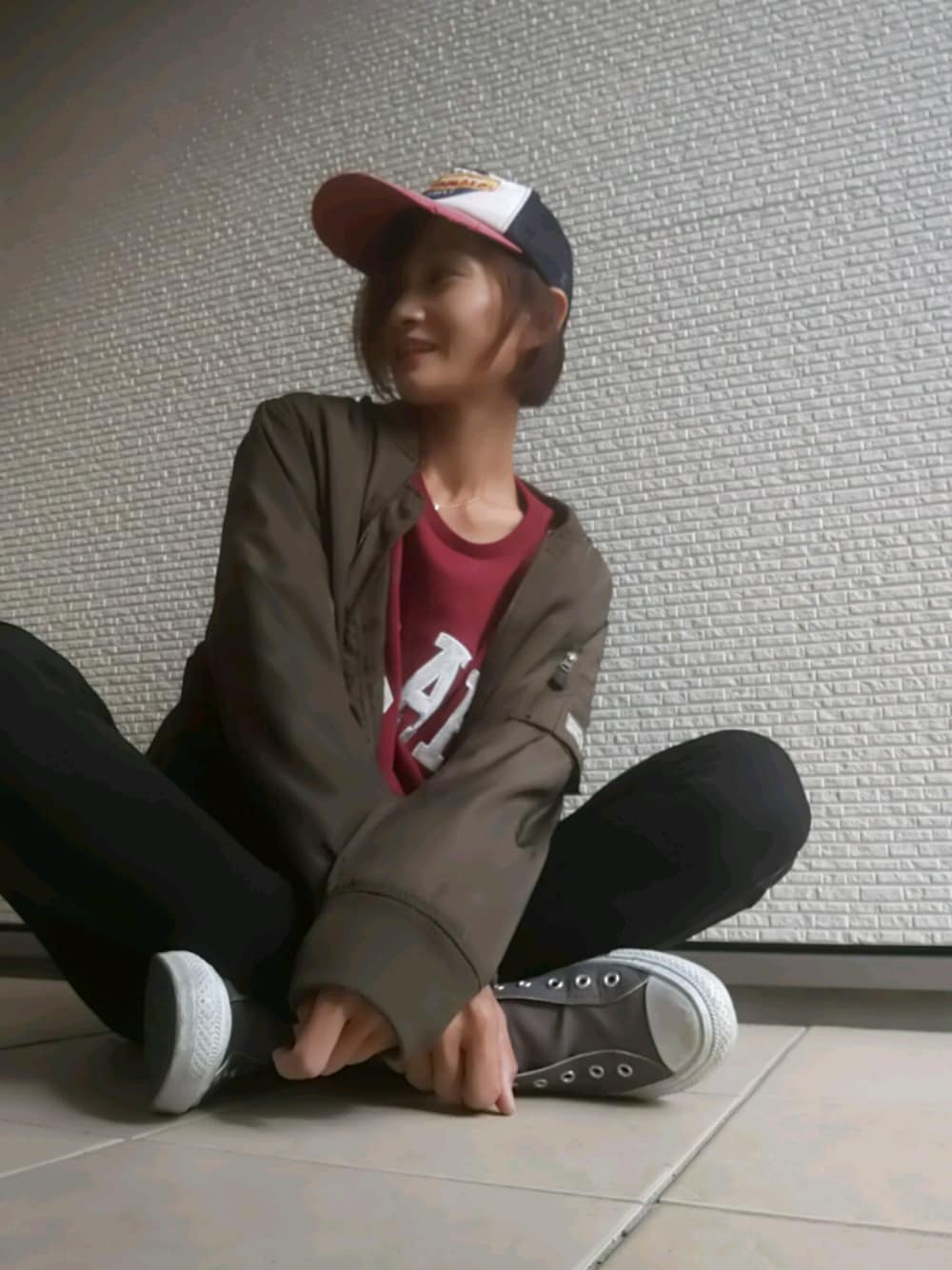 「ストリート服が好き、休日スタイル、スニーカー、MA-1、ジョガーパンツ、スポーツ観戦」｜「しまむらのアイテム（MA-1、グリーン系）」を使った、yu*さん（レディース・170cm）の秋コーディネートの1枚目の写真