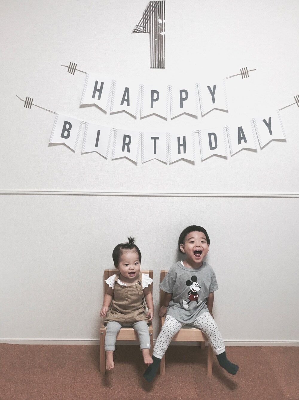 「重ね着、キッズファッション、ZARA、UNIQLO、誕生日、1歳、2歳、あらたえま、男の子、女の子」｜「ZARA KIDSのアイテム（サロペット/オーバーオール、ベージュ系）」を使った、kanwill44さん（キッズ・70cm）の秋コーディネートの1枚目の写真