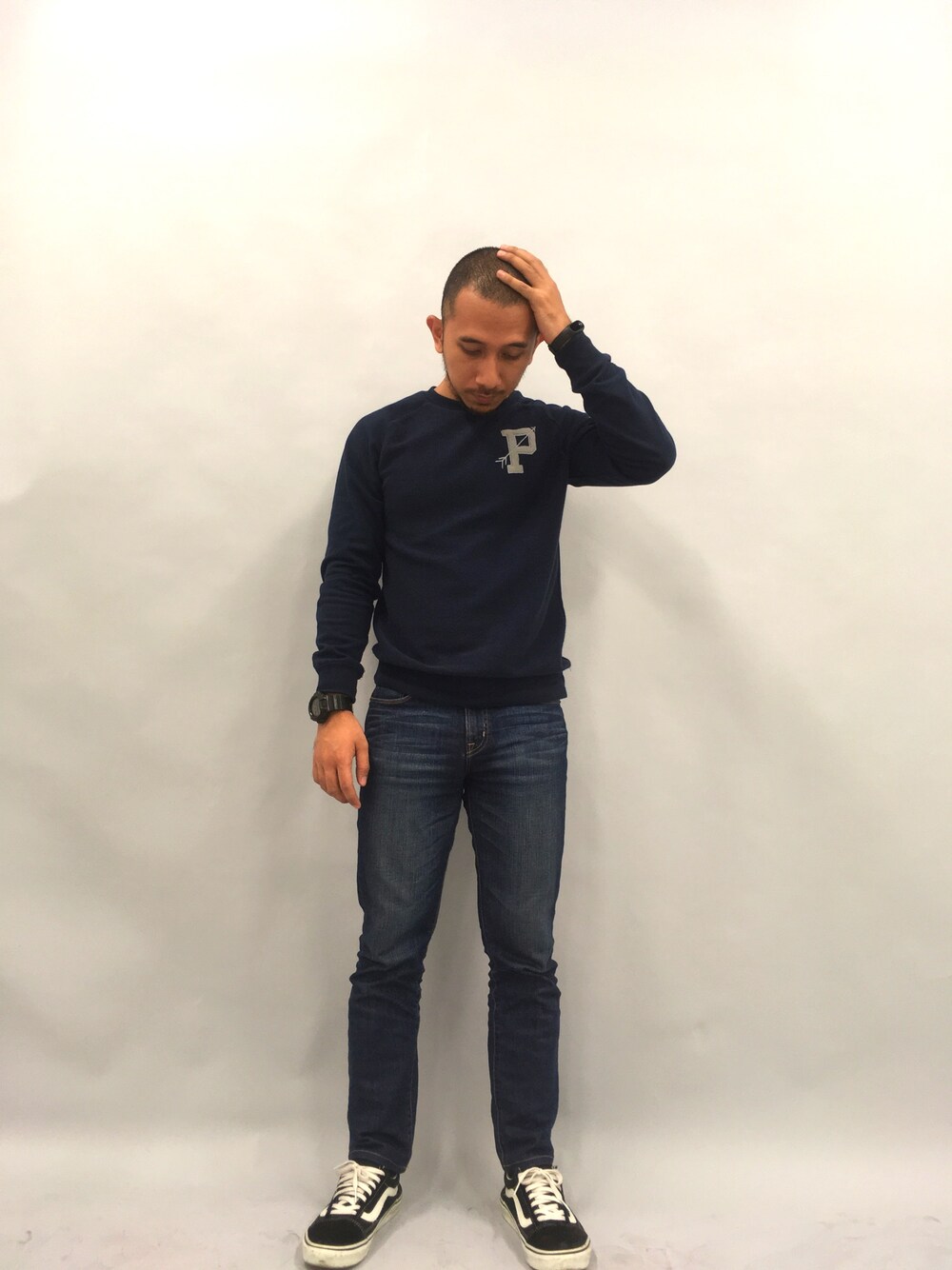 「utar、botakissexy、blue、black、VANS、sneakers」｜「VANS old skool proのアイテム（スニーカー、ブラック系）」を使った、❌Fathi❌さん（メンズ・168cm）の春コーディネートの1枚目の写真