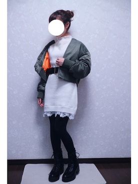 「白ニット」｜「アイテム（MA-1）」を使った、minminさん（レディース・155cm）の冬コーディネート