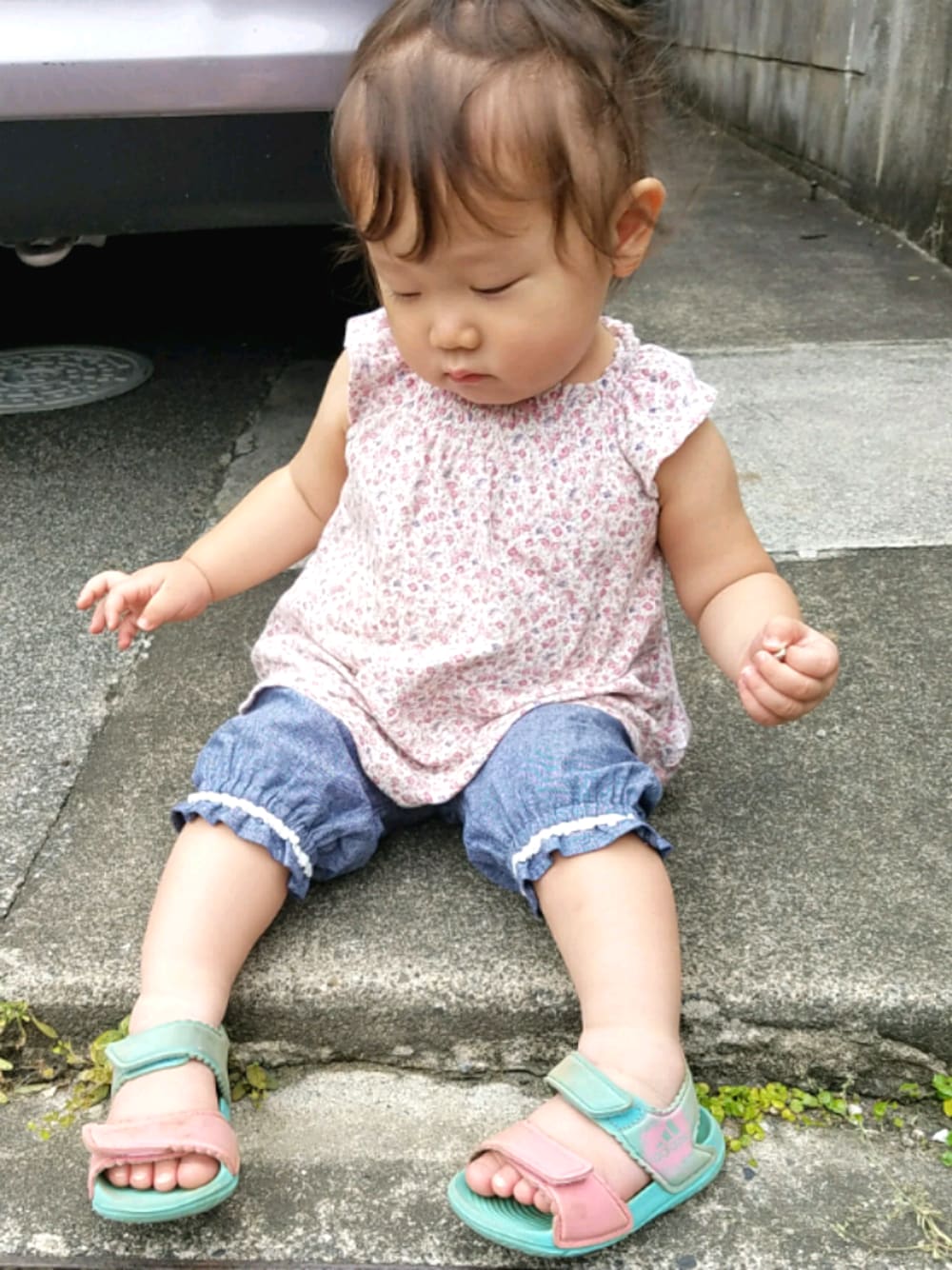 「まだ夏、おんなのこ、キッズコーデ、1歳」｜「組曲のアイテム（チュニック、ピンク系）」を使った、rin-jumpさん（キッズ・80cm）の秋コーディネートの1枚目の写真