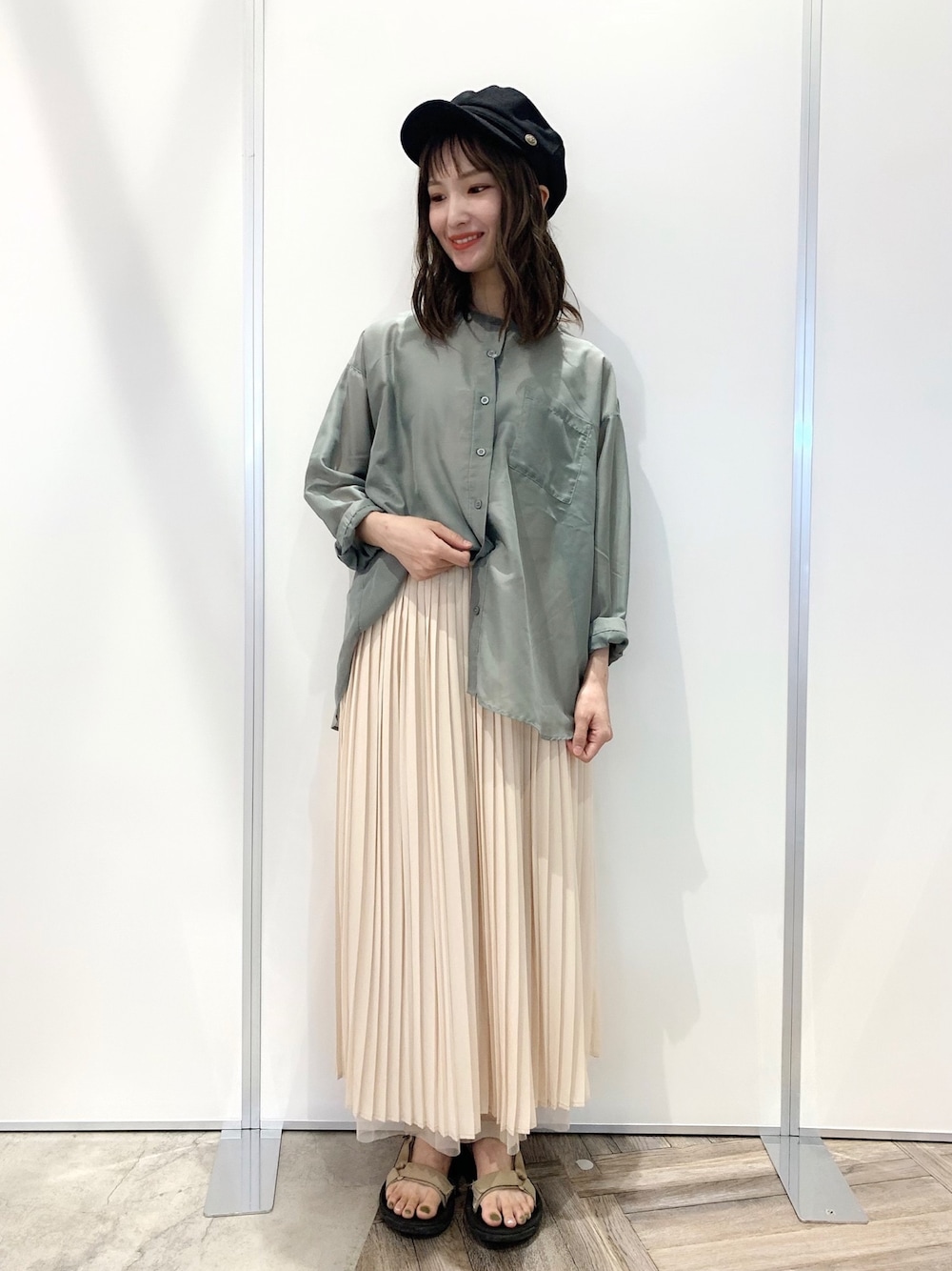 「シアーシャツ、プリーツスカート、ラクチンコーデ、ライトオン、プチプラ」｜「Right-onのアイテム（シャツ/ブラウス、ブルー系）」を使った、lisaaa0111さん（レディース・158cm）の夏コーディネートの1枚目の写真